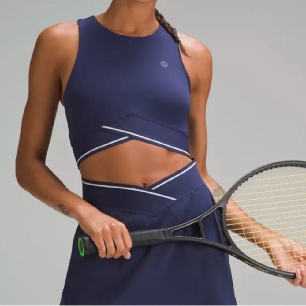 Lululemon Women's Navy Blue Cross Over Athletic Crop Top Size 4